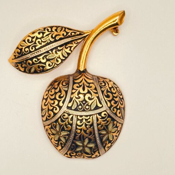 Vintage Brass Apple with Design Light Green Enamel Wash Brooch - Picture 2 of 8